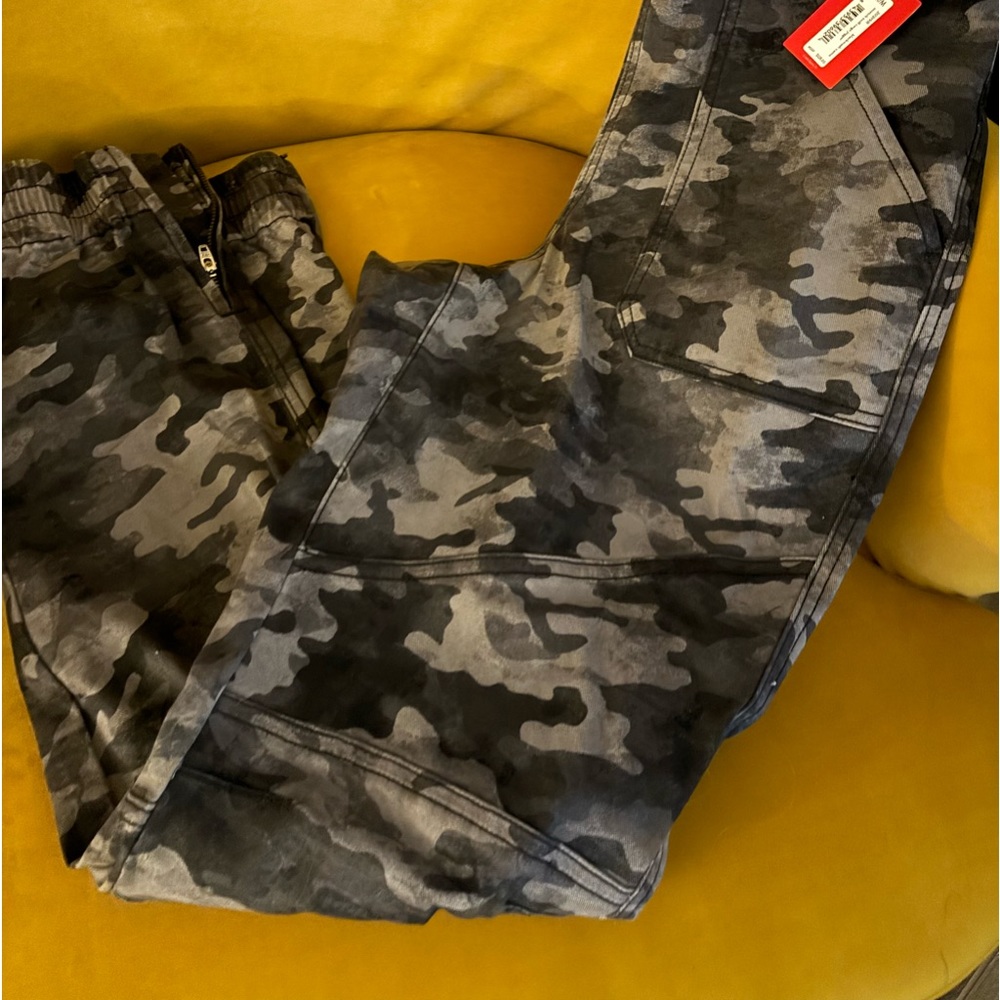 Spanx stretch twill blackwash, camo, cargo jogger, size M/M